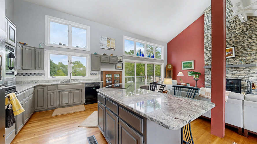 Listing Image 19
