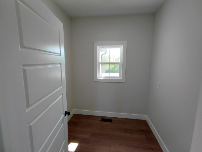 Listing Image 27