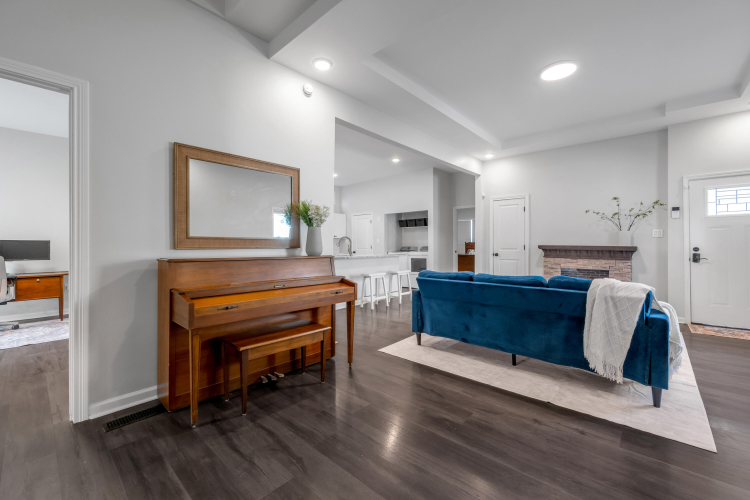 Listing Image 15