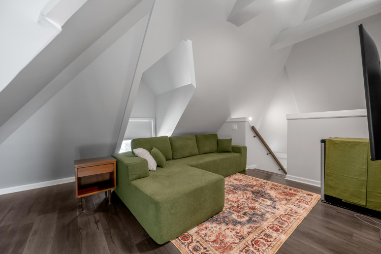 Listing Image 22