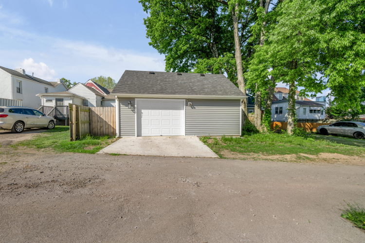 Listing Image 41