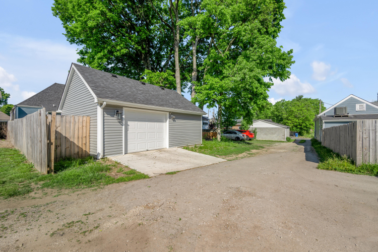 Listing Image 42