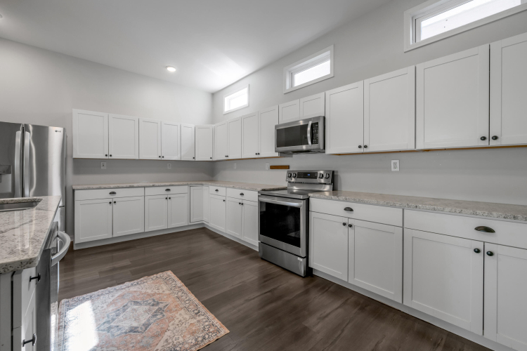 Listing Image 8