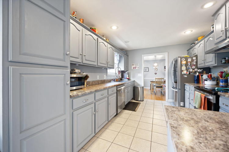 Listing Image 16