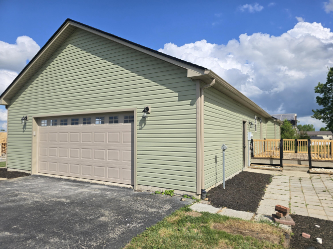 Listing Image 5