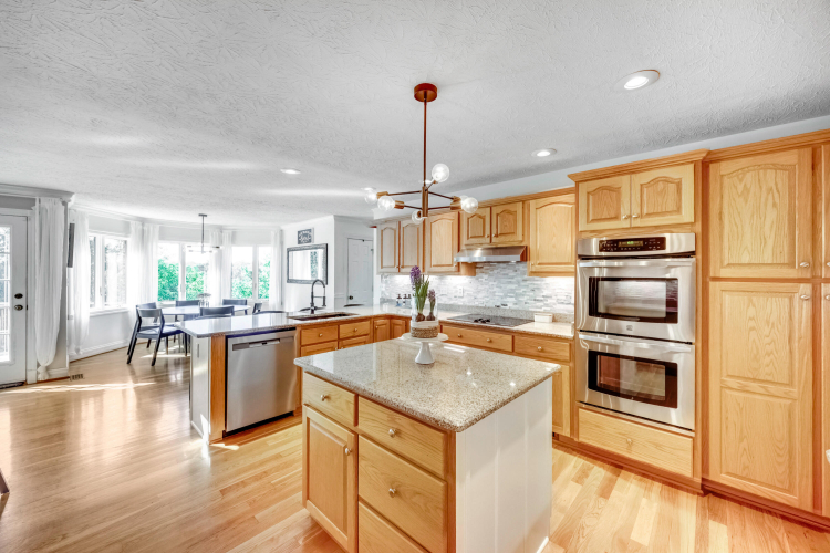 Listing Image 19