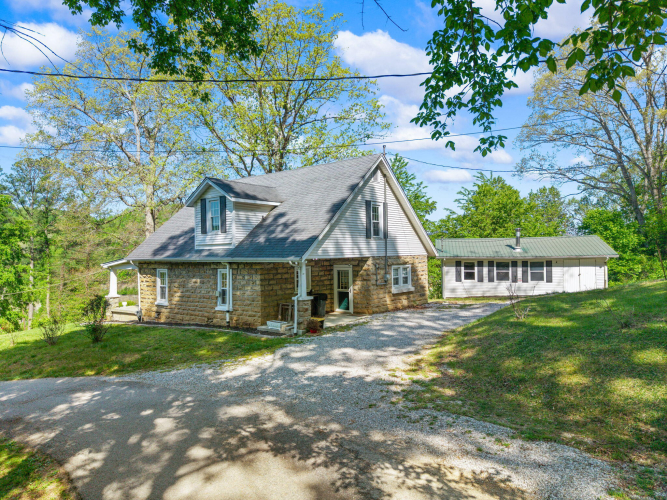 Listing Image 4