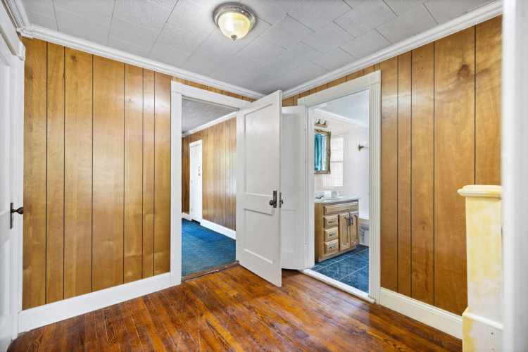 Listing Image 50