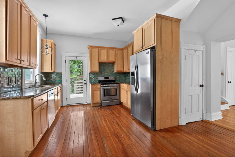 Listing Image 10