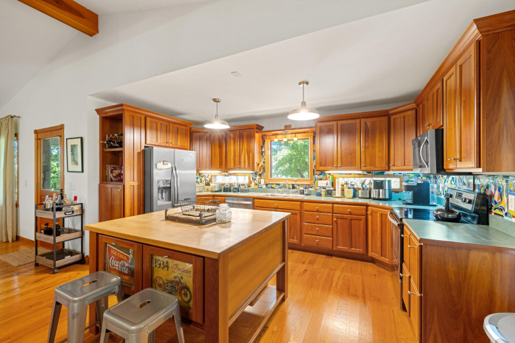 Listing Image 9