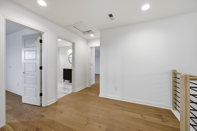 Listing Image 51