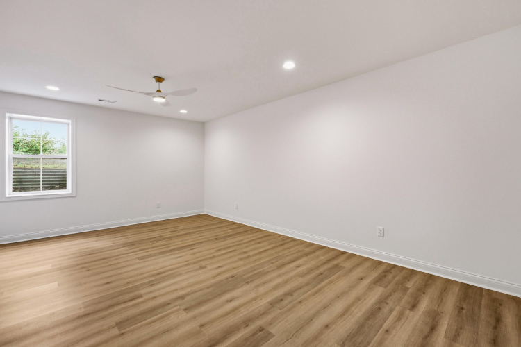 Listing Image 76