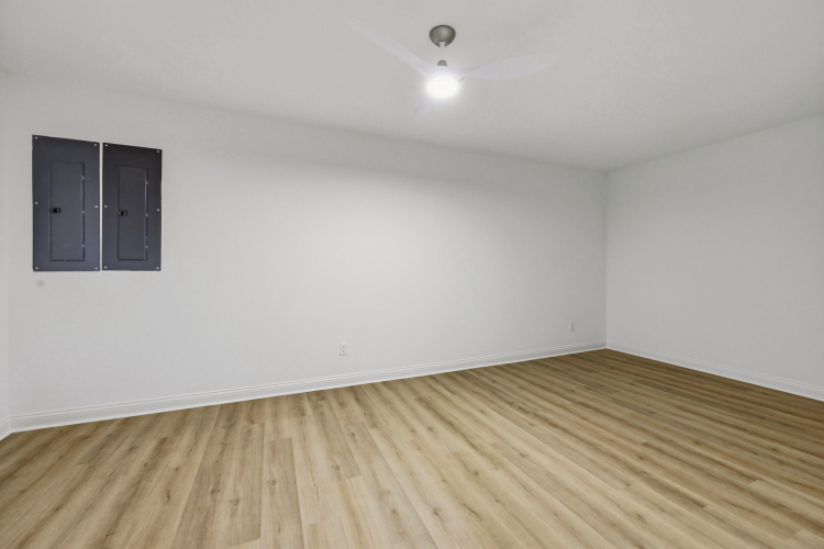 Listing Image 81