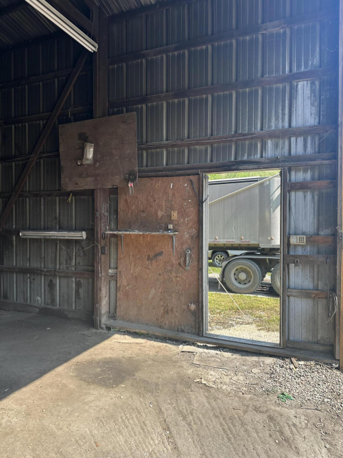 Listing Image 10