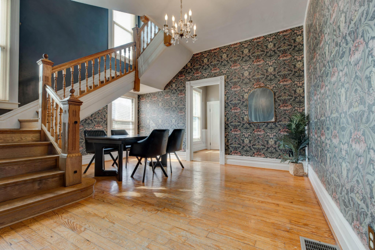Listing Image 12