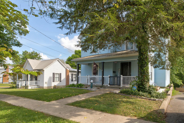 Listing Image 4