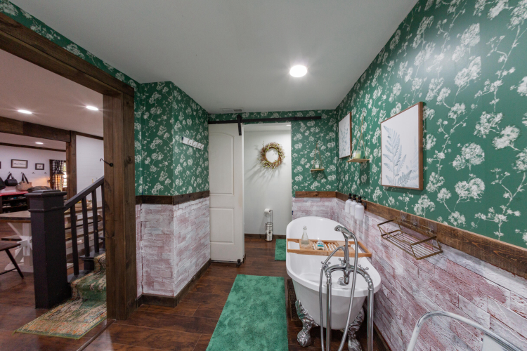 Listing Image 14