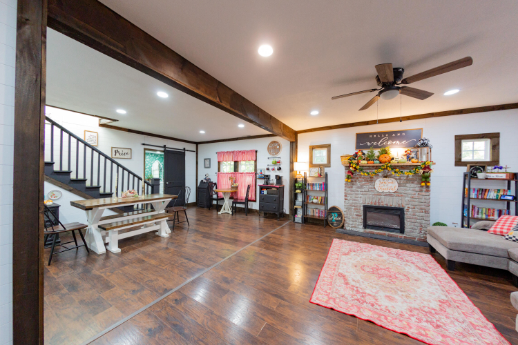 Listing Image 8