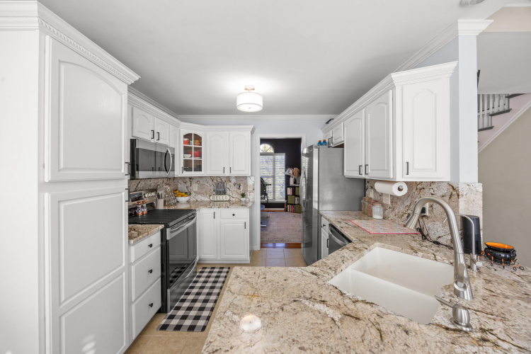 Listing Image 15