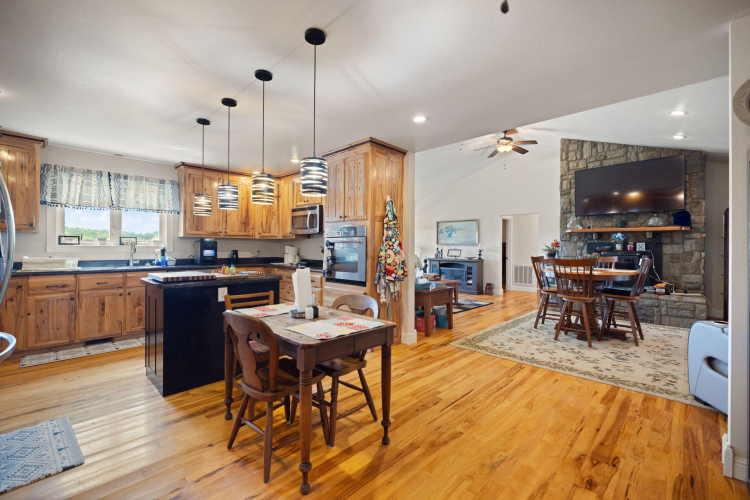 Listing Image 14