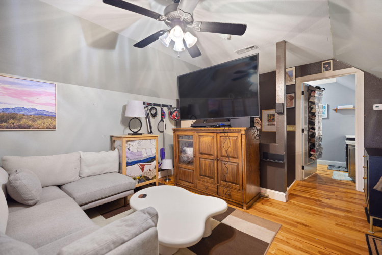 Listing Image 41