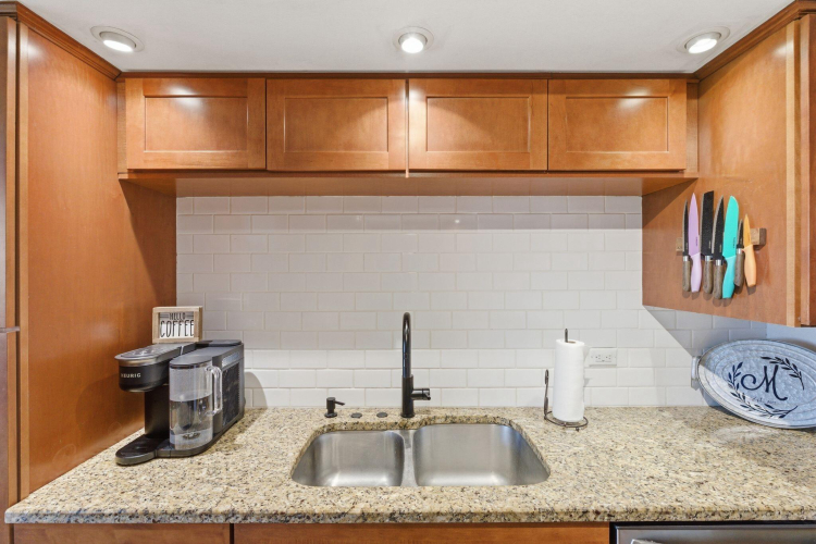 Listing Image 102