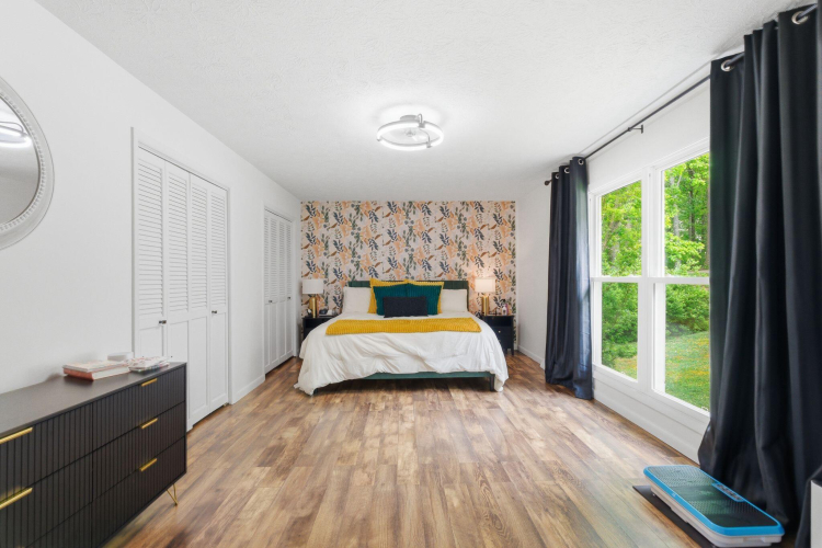 Listing Image 107