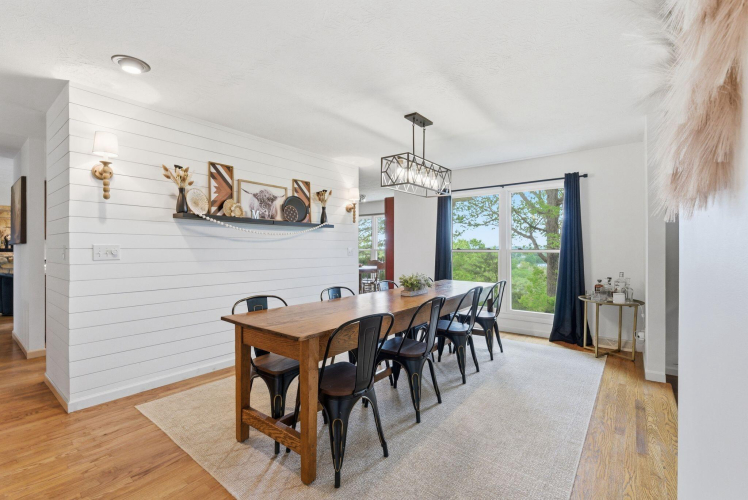 Listing Image 112