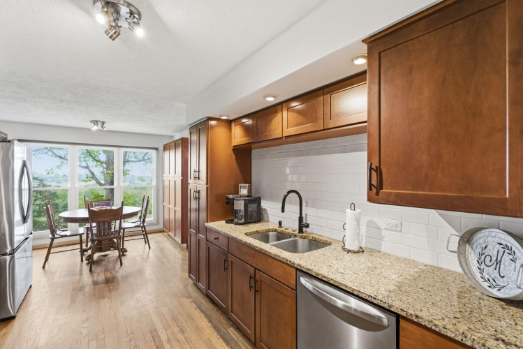Listing Image 14