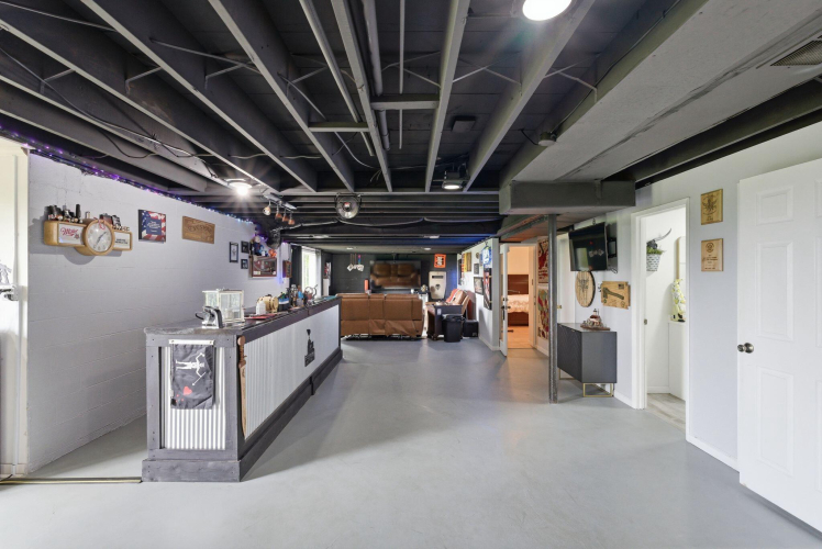 Listing Image 136