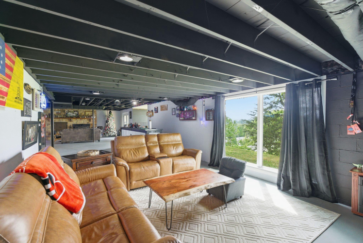 Listing Image 141
