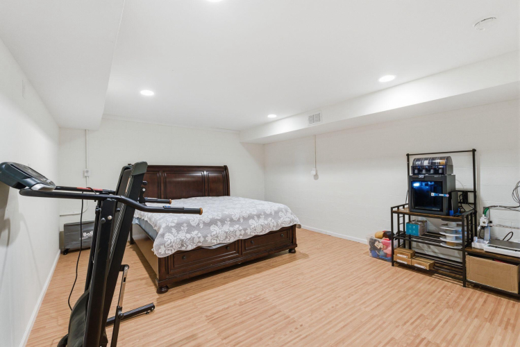 Listing Image 142
