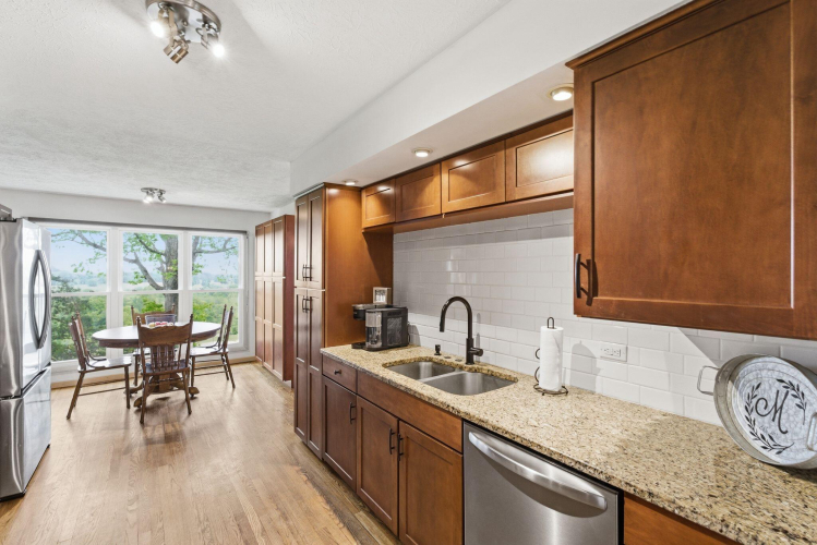 Listing Image 18