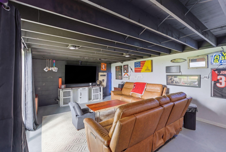 Listing Image 53