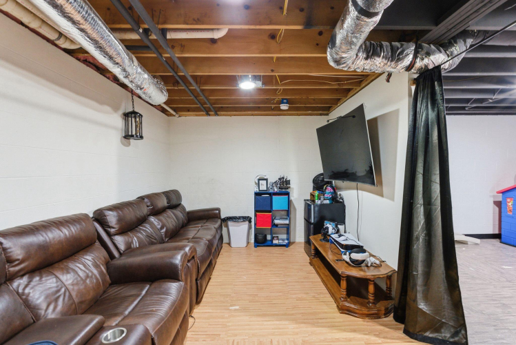 Listing Image 63