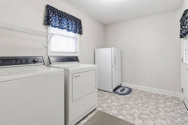 Listing Image 56
