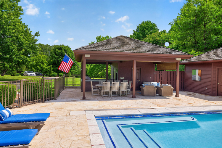 Listing Image 80