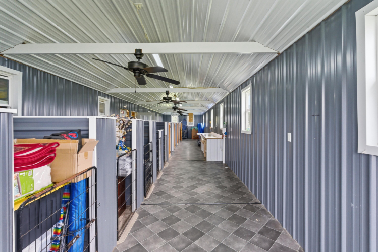 Listing Image 102