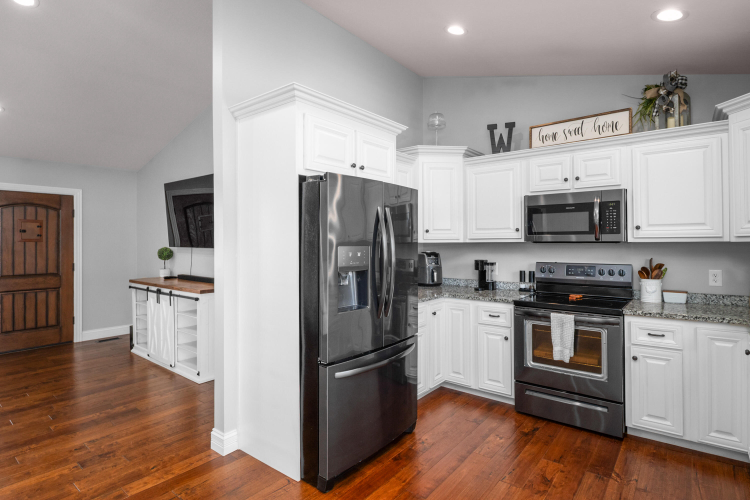 Listing Image 12