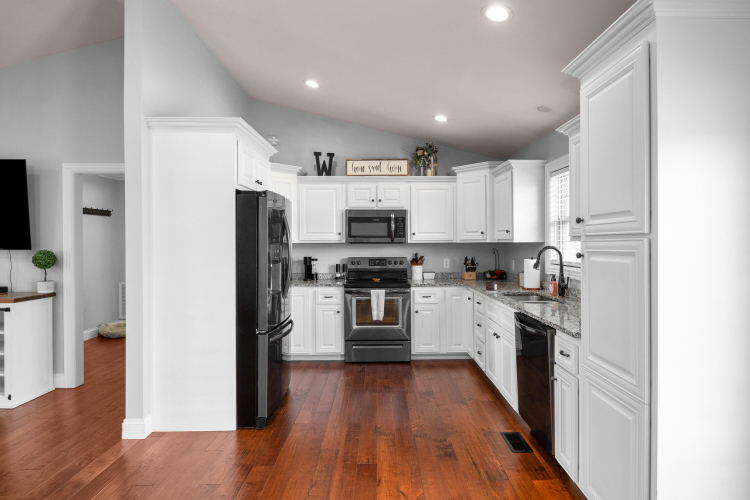 Listing Image 14