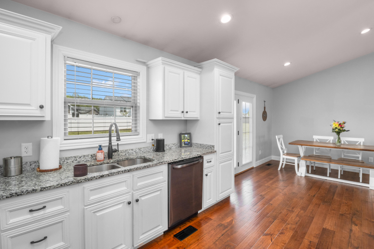 Listing Image 15