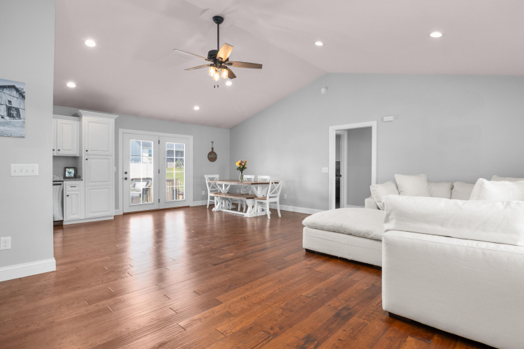 Listing Image 7