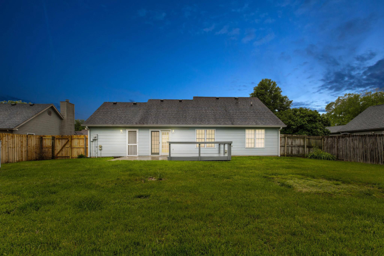 Listing Image 5