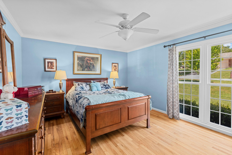 Listing Image 19