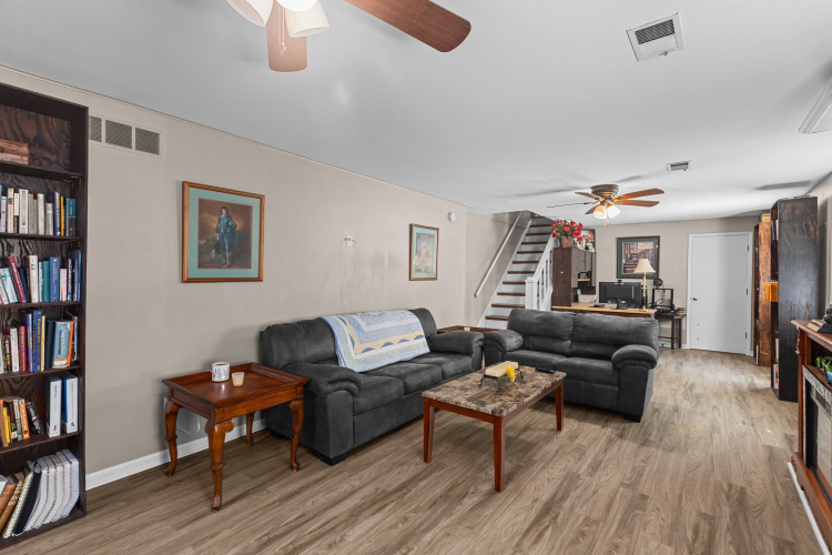 Listing Image 27