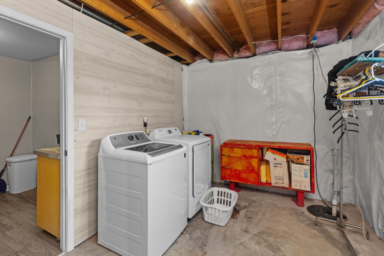 Listing Image 32