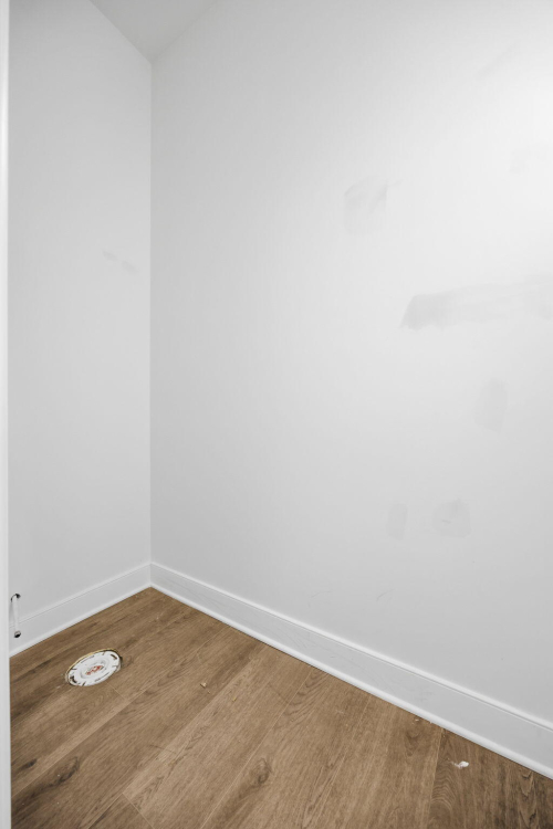 Listing Image 26