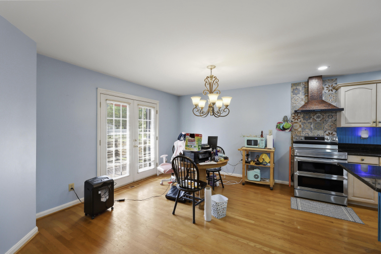 Listing Image 16