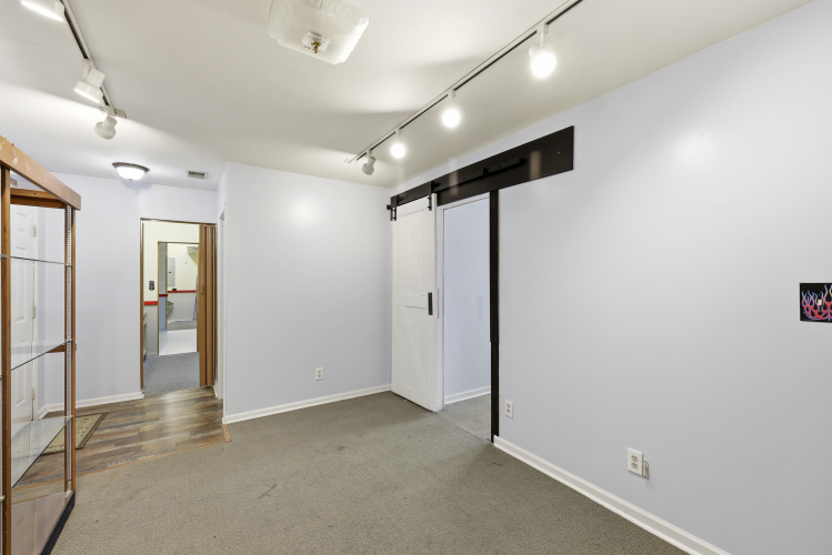 Listing Image 48