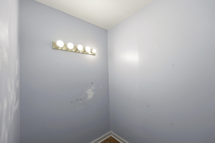 Listing Image 52